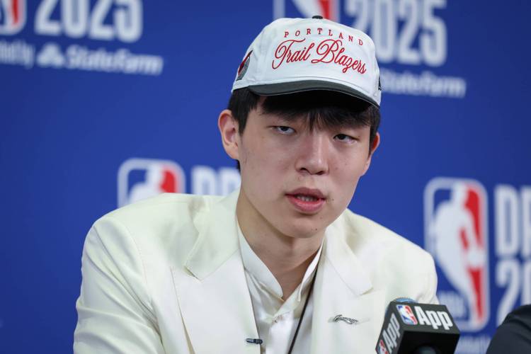 魔童!最近一段时间在美国怎么样?杨瀚森:吃喝拉撒睡!