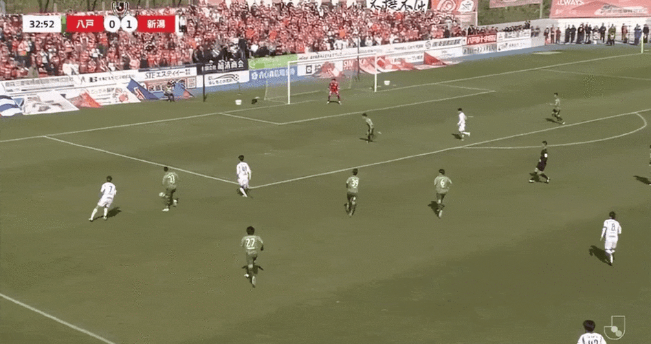 日本迅速扳平!小川航基远射,巴拉圭门将低级失误把球扑进球门