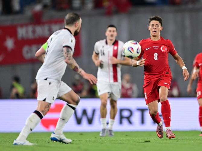 最近5场代表俱乐部和国家队出战的比赛,居莱尔参与5粒进球