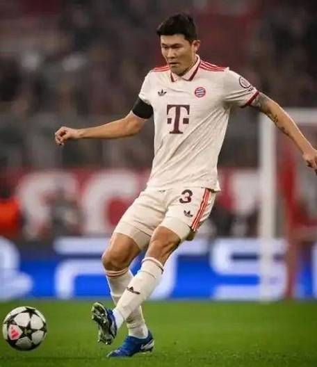 2年前花4200万!图片报:拜仁愿放28岁金玟哉离队,他已是第3中卫