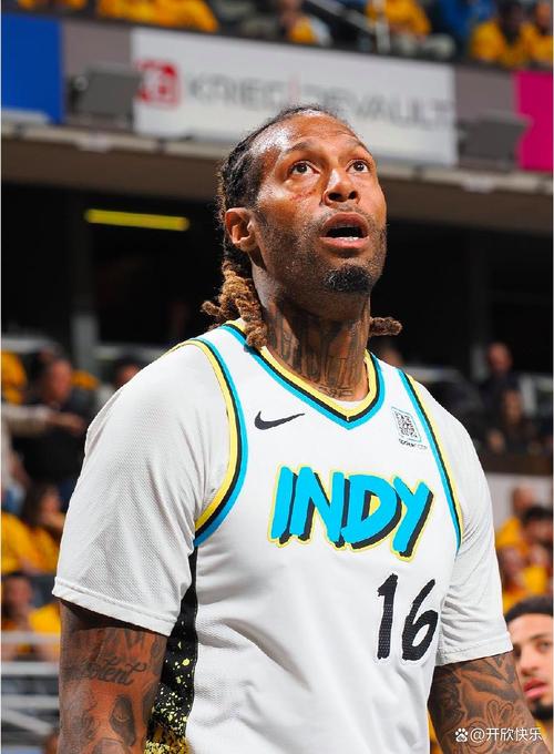 开拓者送福利！亨德森&夏普&里斯进社区 与球迷合影互动送球衣