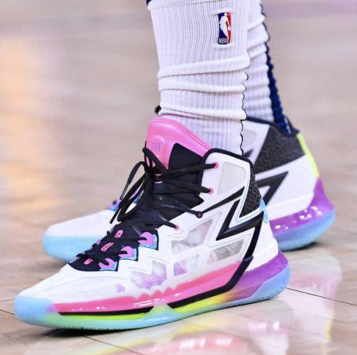 阿里纳斯:若文班场均27+12+DPOY+足够多胜场 他能当选MVP