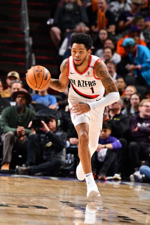 安芬尼-西蒙斯谈替补出战：开始想得有点多 打起来就自在多了