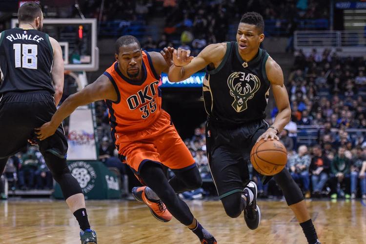 和字母哥打球体验如何?特纳:完全不同 他让所有人变得轻松