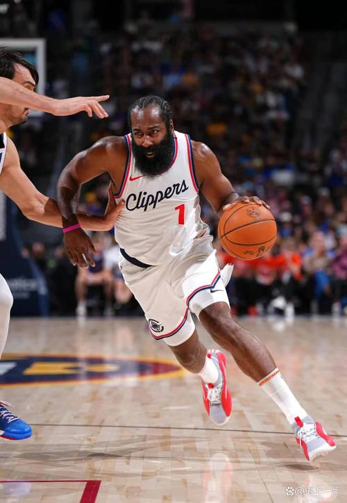 船记：小琼斯搭档哈登小卡祖巴茨净效率联盟第二 他有理由打首发