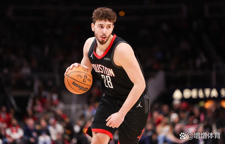 双塔的威力！今日申京和亚当斯同场时火箭73-47鹈鹕 净胜26分
