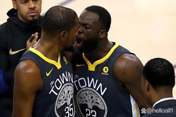 键来！前NBA球员批阿门斗殴 杜兰特回击反被怼“别又走另一条路”