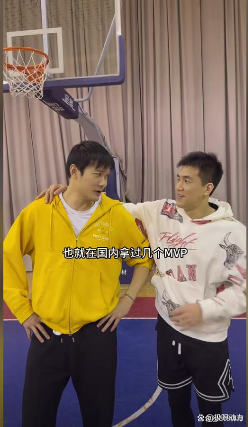 怪不得你单身呢！郭艾伦拉开单挑赵爽 一波蝴蝶穿花晃倒对手