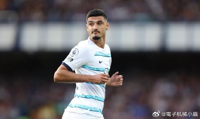 talkSPORT：努诺向西汉姆要求3名冬窗新援，有意和罗马争齐尔克泽