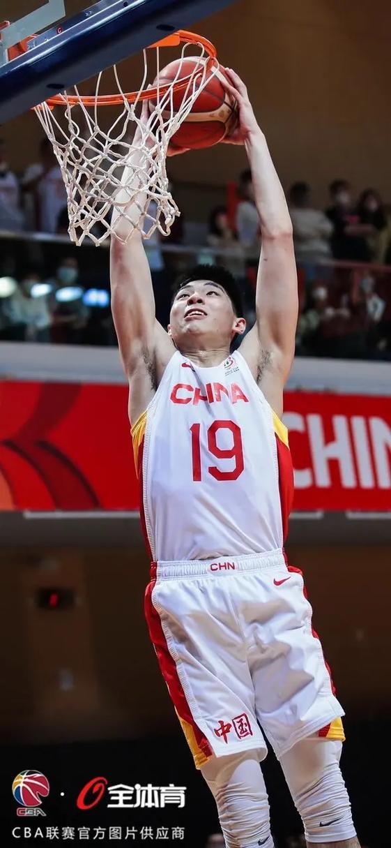 广东男篮队员标配！崔永熙小电驴已经骑上了