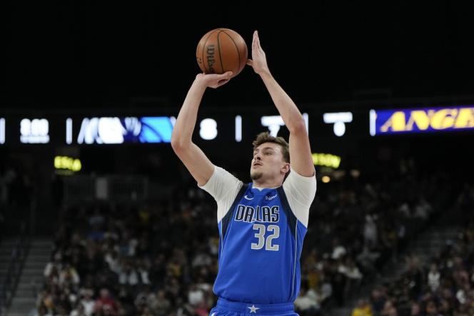 详细阅读:两连败不变阵!独行侠首发:弗拉格/克莱/华盛顿/浓眉/莱夫利 两连败不变阵!独行侠首发:弗拉格/克莱/华盛顿/浓眉/莱夫利