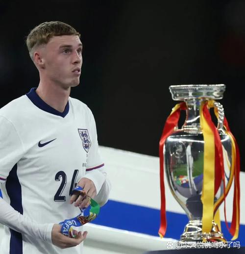 福登时隔两年多再次在英格兰队参与进球，此前18场没有进球或助攻