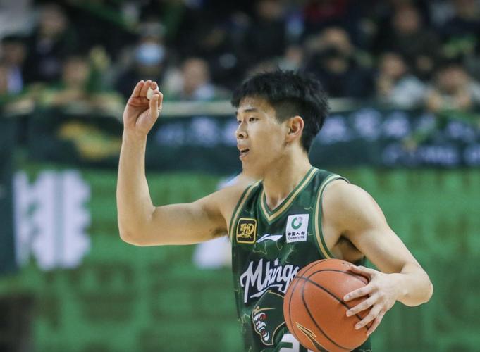 媒体人：只要有一场比赛找到投篮感觉 林葳的自信心就会出来了