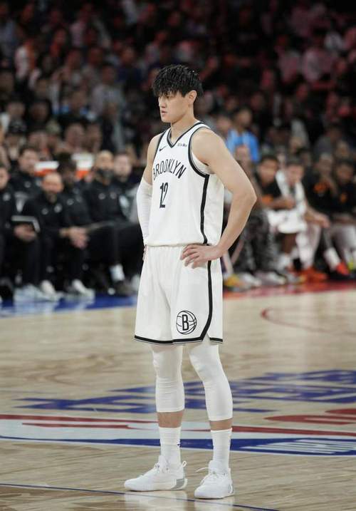 曾凡博收到多所NCAA名校邀约？媒体人：属于缺乏常识杜撰的消息