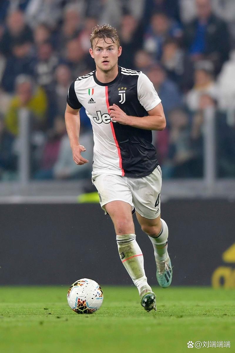 记者:迪萨西未被推荐给尤文,后者目前已不再对这名后卫感兴趣