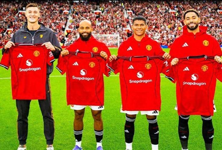 TA：曼联夏窗曾想6000万镑签巴莱巴，他们仍有意但安德森已成首选