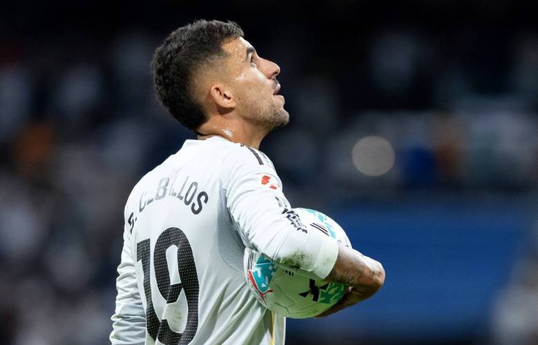 记者:库尔图瓦已回归球队训练,赫伊森复出可能性较低