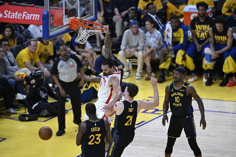 你就说好用不！亚当斯半场11分钟拿8分8板&4前场板 罚球8中8！